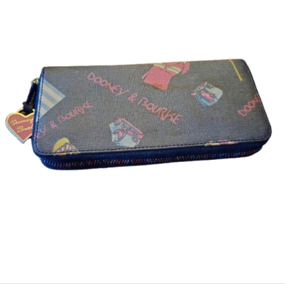 Dooney & Bourke Beach Themed Vintage Y2K Wallet